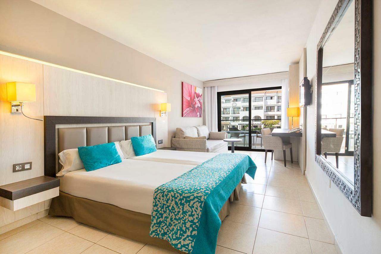 Готель Fergus Style Bahamas (Adults Only) Плайя-ден-Босса Екстер'єр фото